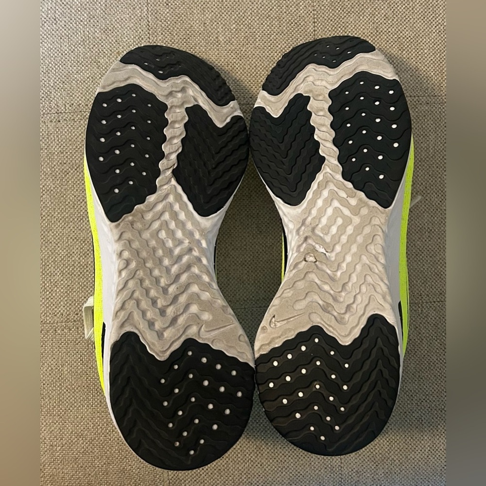 Nike Women's Odyssey React Running Shoes Bright Green AO9820-103 Size 7.5 - Picture 13 of 13